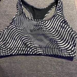 Nike sports bra size L